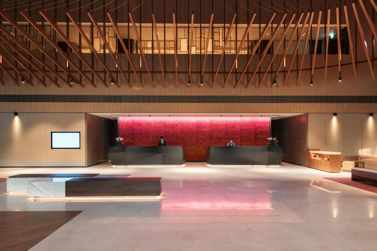 Hotel Crowne Plaza Tainan By Ihg Exterior foto The lobby of the hotel