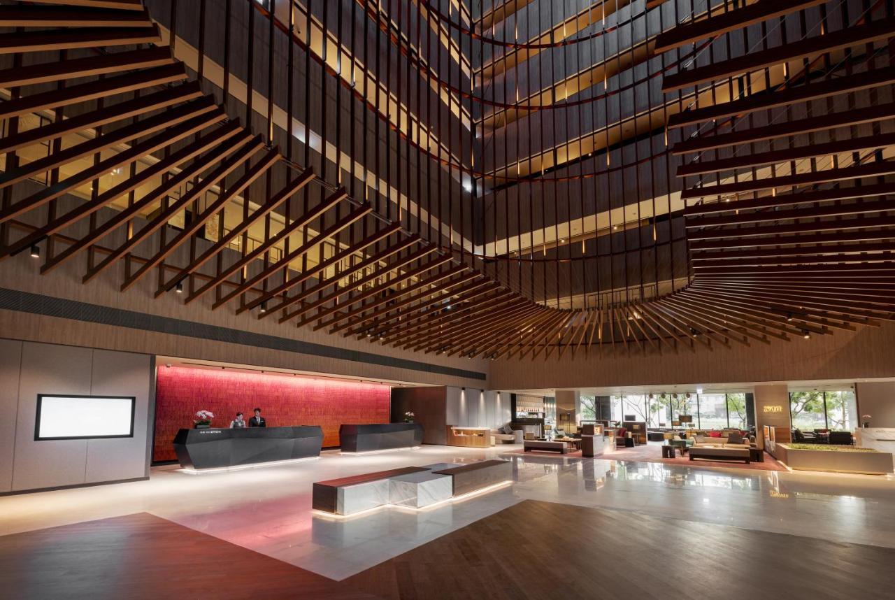 Hotel Crowne Plaza Tainan By Ihg Exterior foto The lobby of the hotel