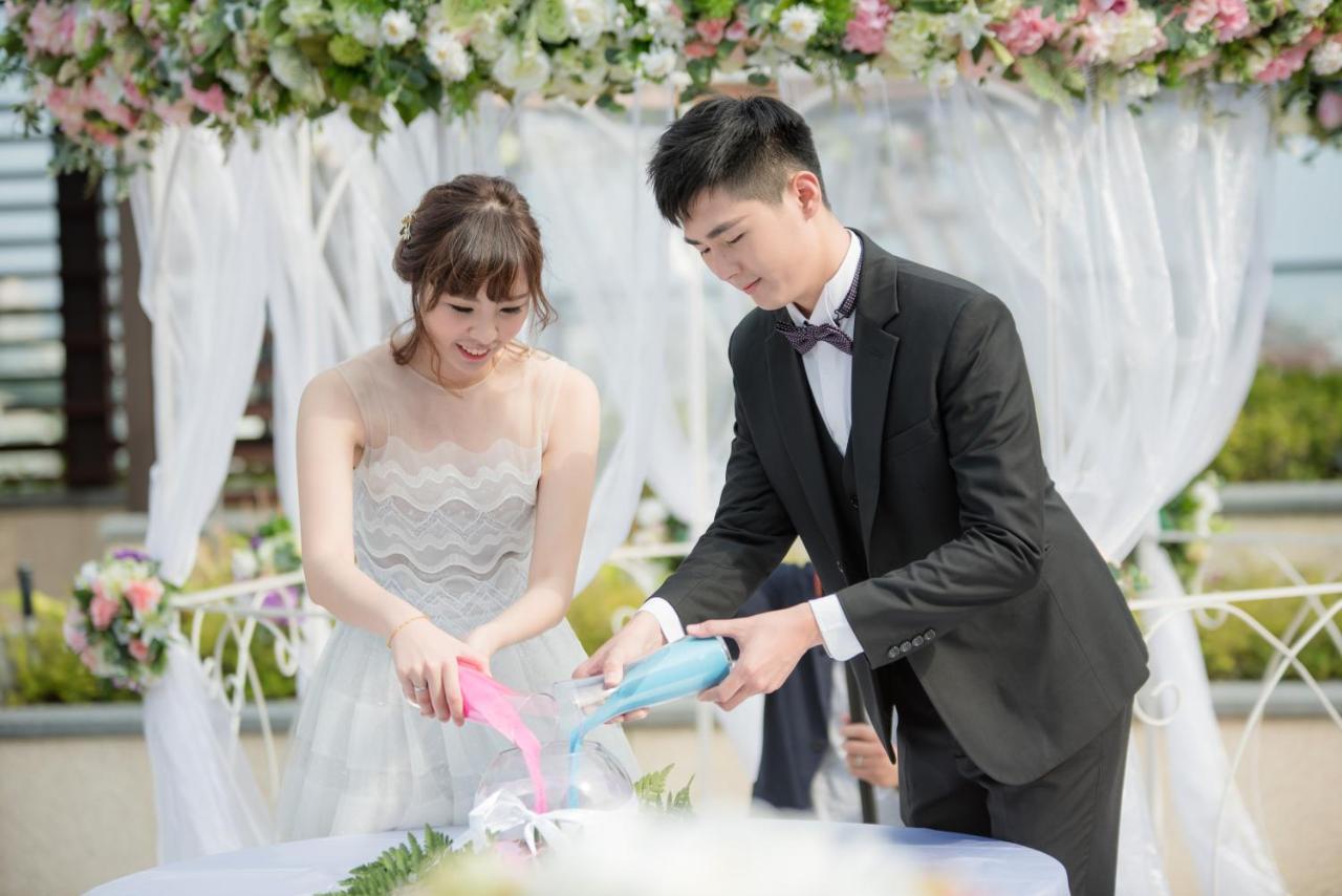 Hotel Crowne Plaza Tainan By Ihg Exterior foto A sand ceremony at a wedding