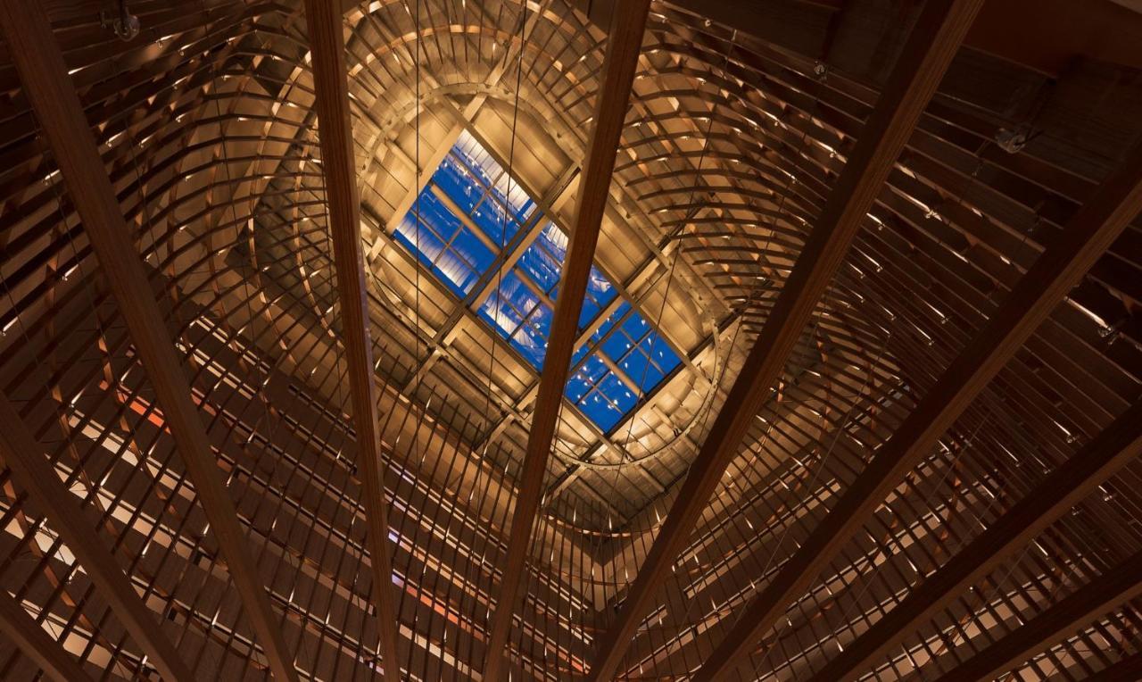 Hotel Crowne Plaza Tainan By Ihg Exterior foto The ceiling of the main atrium