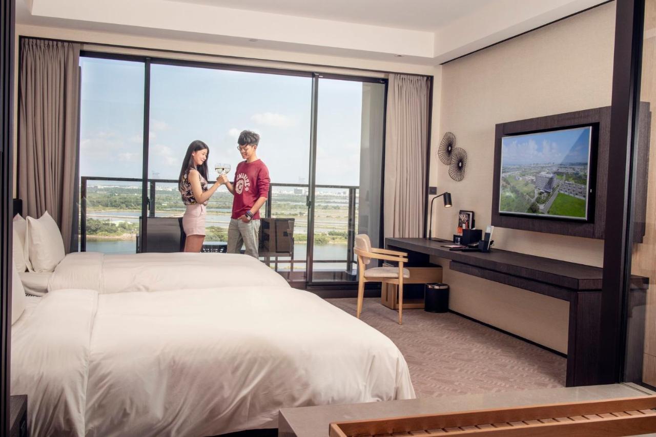 Hotel Crowne Plaza Tainan By Ihg Exterior foto Deluxe Room