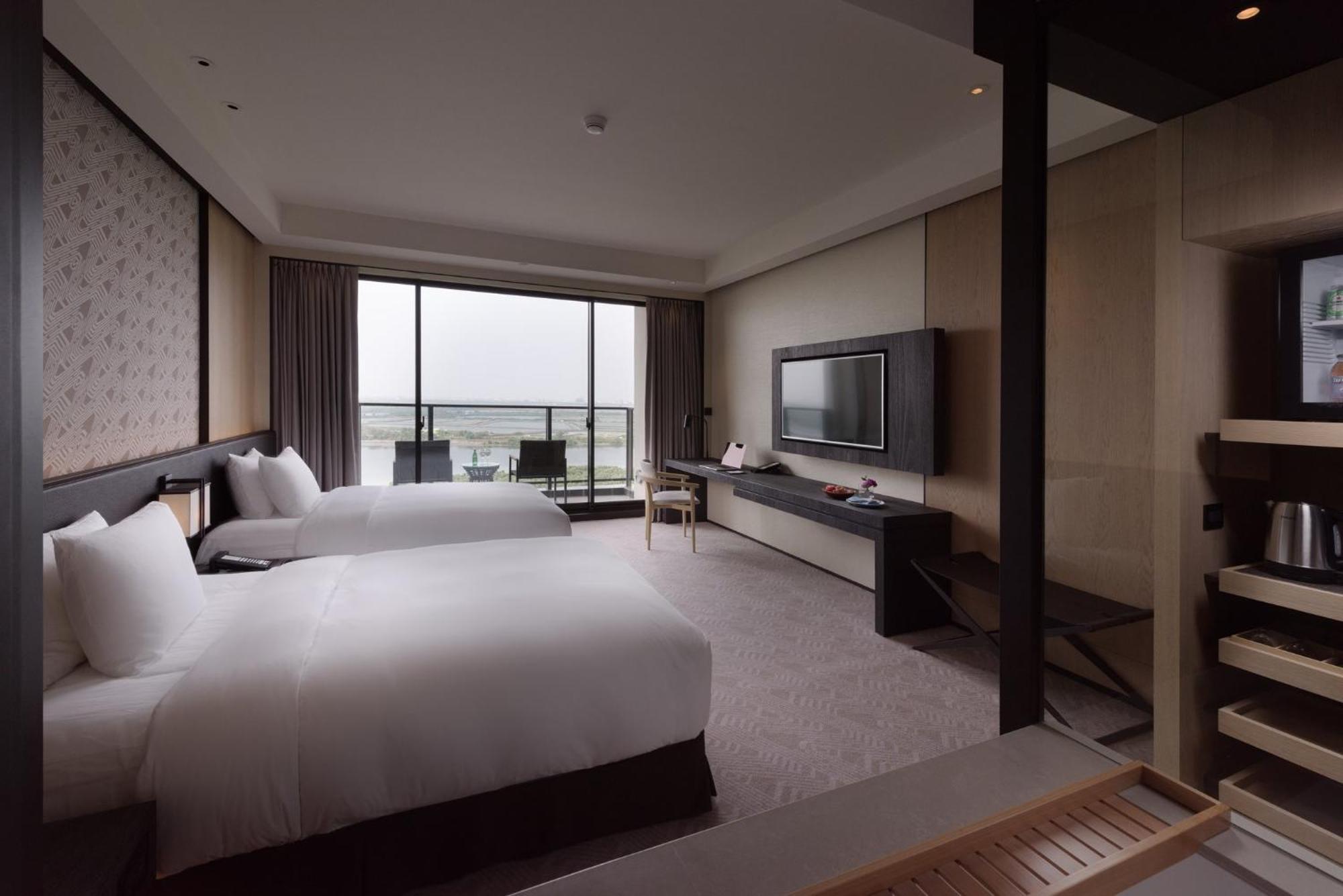 Hotel Crowne Plaza Tainan By Ihg Exterior foto Deluxe Room