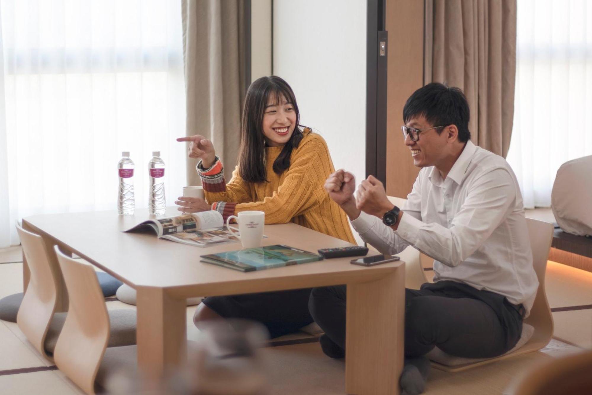 Hotel Crowne Plaza Tainan By Ihg Exterior foto A meeting at the University of Macau