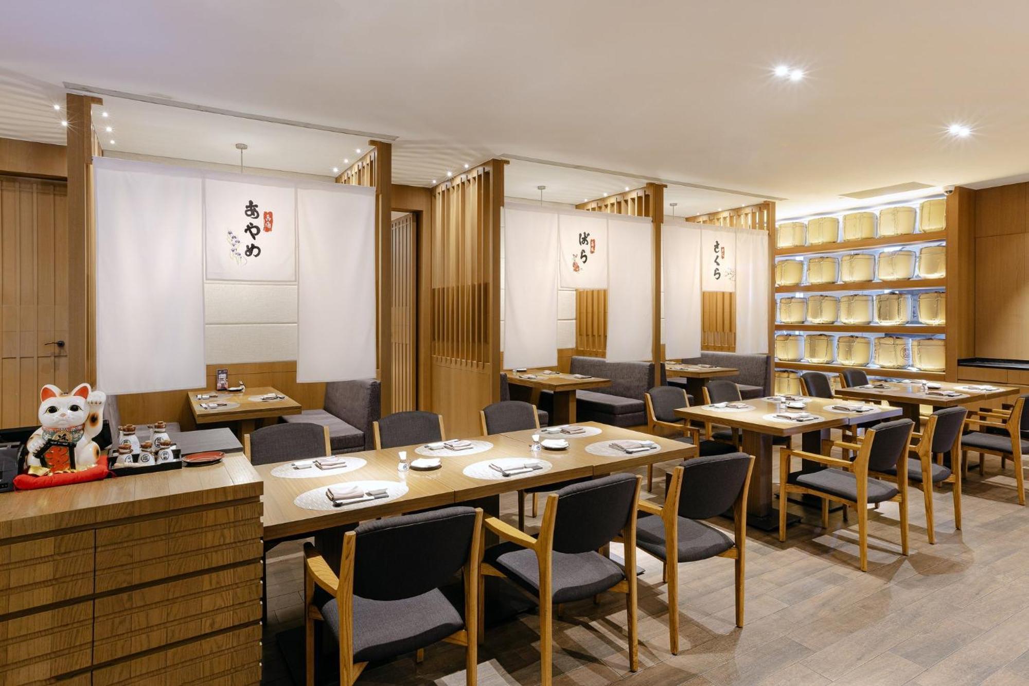 Hotel Crowne Plaza Tainan By Ihg Exterior foto Interior of a restaurant in Hong Kong